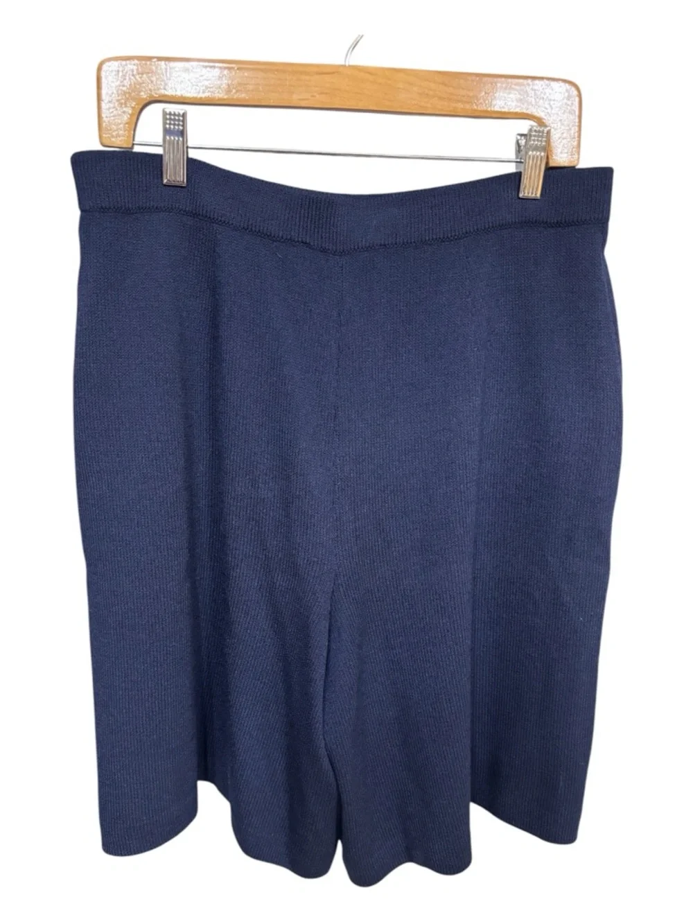 NWOT St. John Basics Pleated Santana Knit Navy Culottes Shorts Sz 12